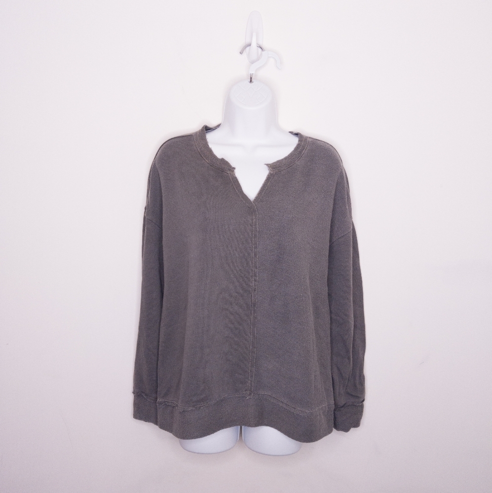 Susina Nordstrom Women's Split Neck Top Gray Size Medium Long Sleeves NWT
